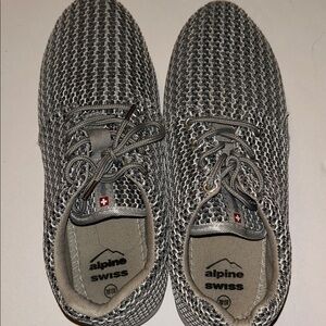 Alpine Swiss Black and Gray Sneakers sz8M need bottom clean